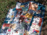 Patchwork EMLÉK-takaró babaruhából hímezve